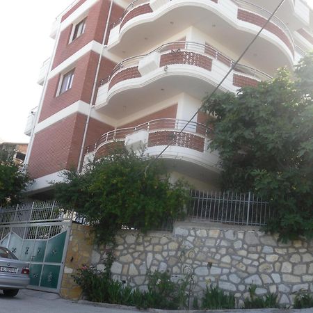 Lux Apartments Vlore Ngoại thất bức ảnh