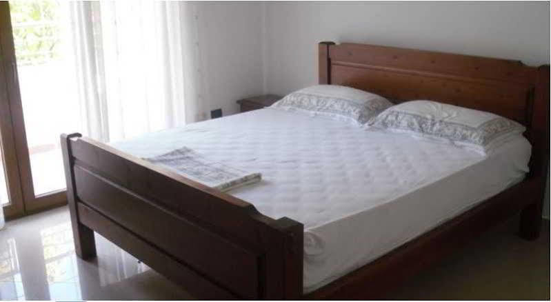 Lux Apartments Vlore Ngoại thất bức ảnh